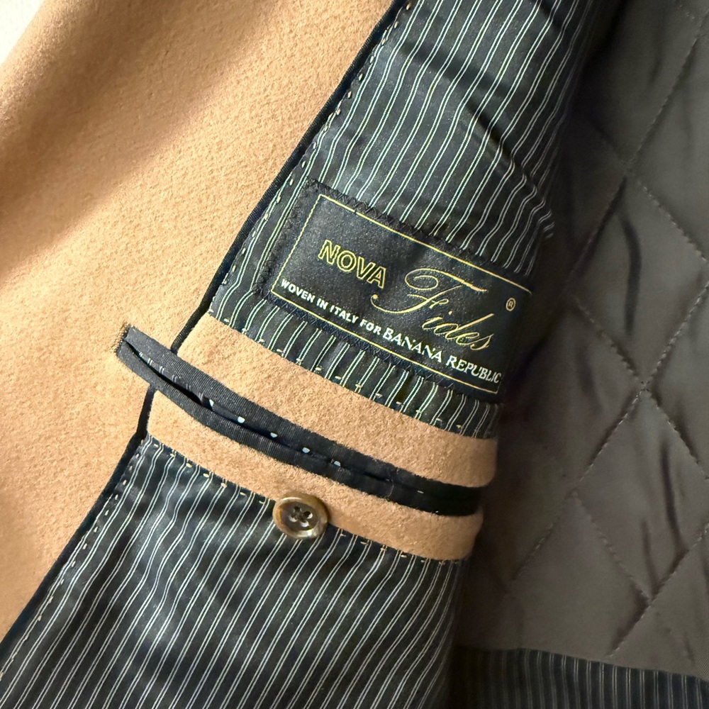 Banana Republic Men's Camel Trench Coat - Picture 3 of 7
